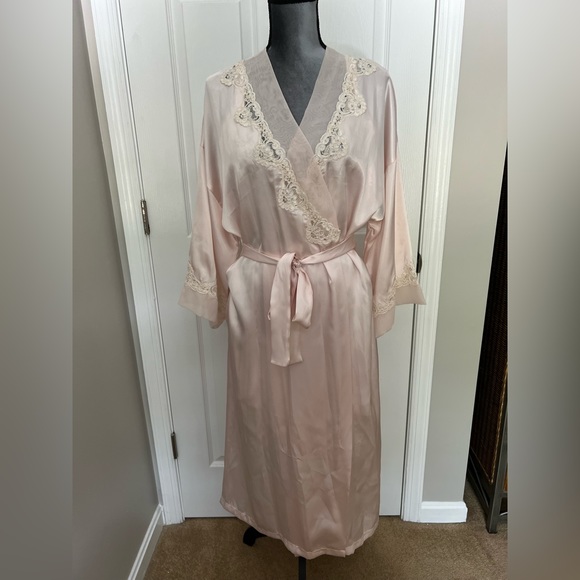 NWT 💗 Pink Silky sleepwear with Robe - Made in USA - Picture 2 of 16